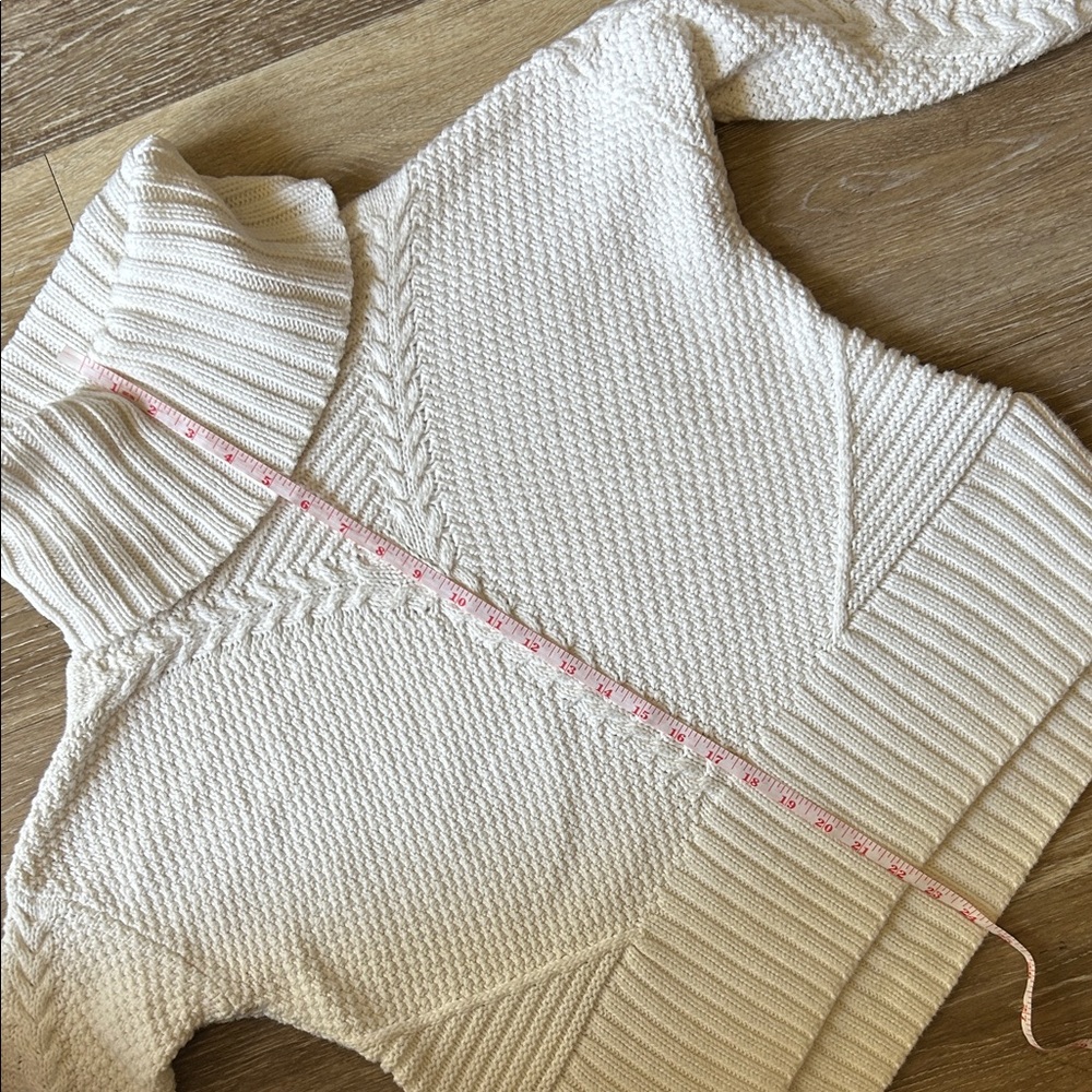 Elegant Rachel Ashwell Cozy Cotton Cream Cable Knit Turtleneck Sweater - Picture 12 of 13
